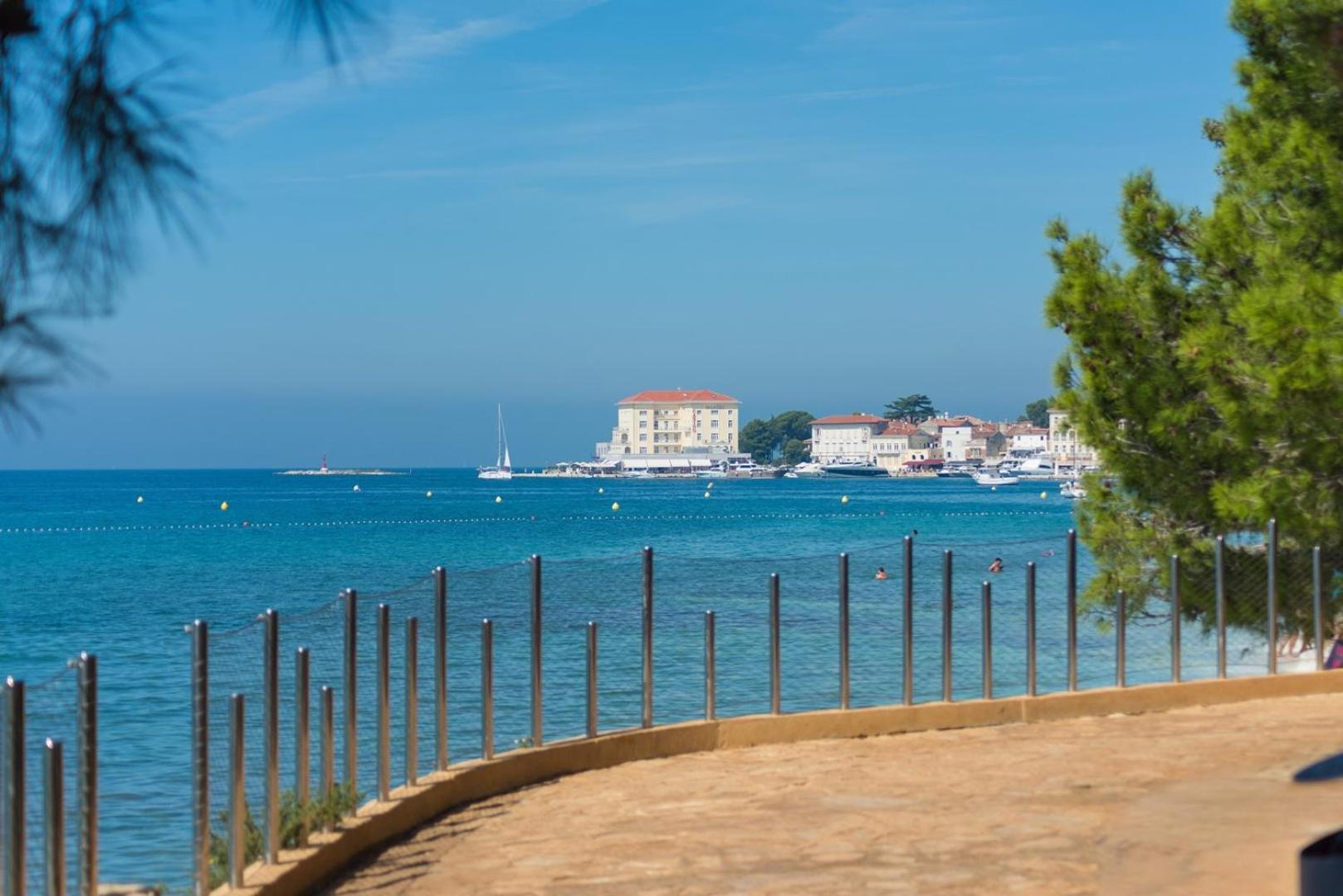 Apartment Gaby With Balcony Porec Exterior photo